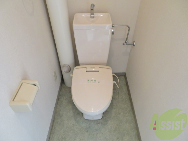 トイレ　こちらはトイレです。清潔感があり、安心して使用できます。