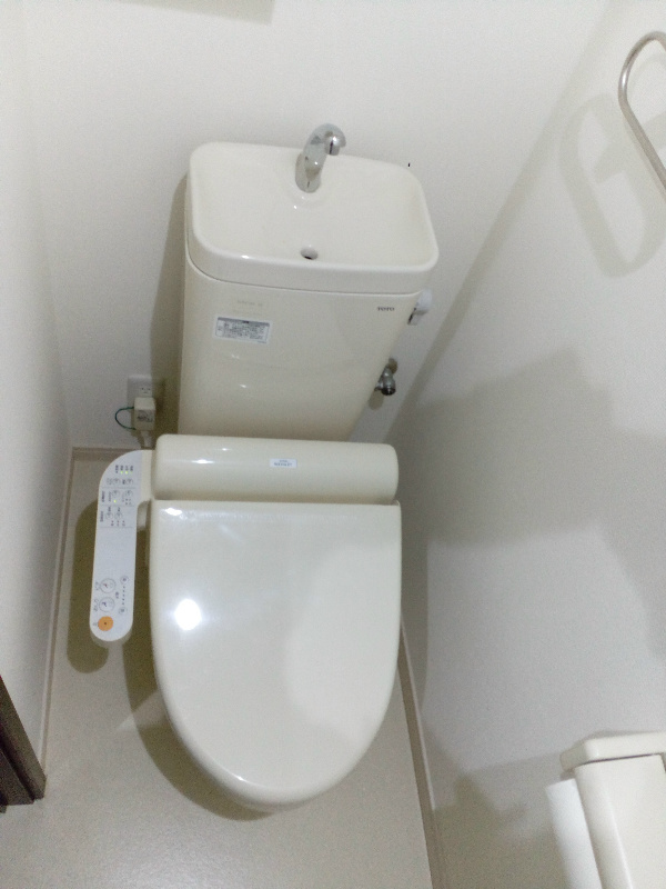トイレ　清潔感のあるトイレです