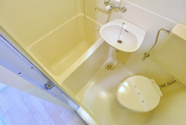 バス・シャワールーム　★清潔感のあるバスルームです★