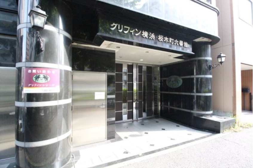 エントランス　【女性のお一人暮らしでも安心のセキュリティ♪】