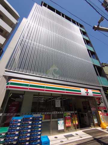 建物外観　アイソリッド