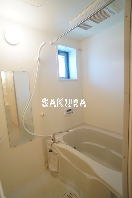 バス・シャワールーム　雨の日でも安心の浴室乾燥機付きです♪