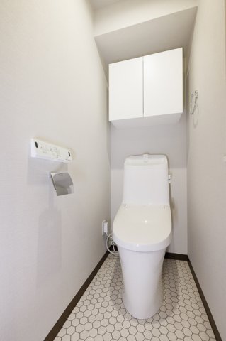 トイレ　※写真は同タイプ住戸です。