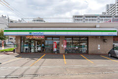 コンビニ　ファミリーマート札幌平岸5条店（コンビニ）まで1112m