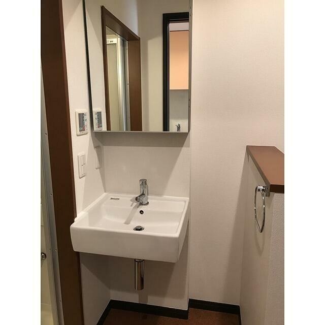 洗面設備　※同仕様写真含む