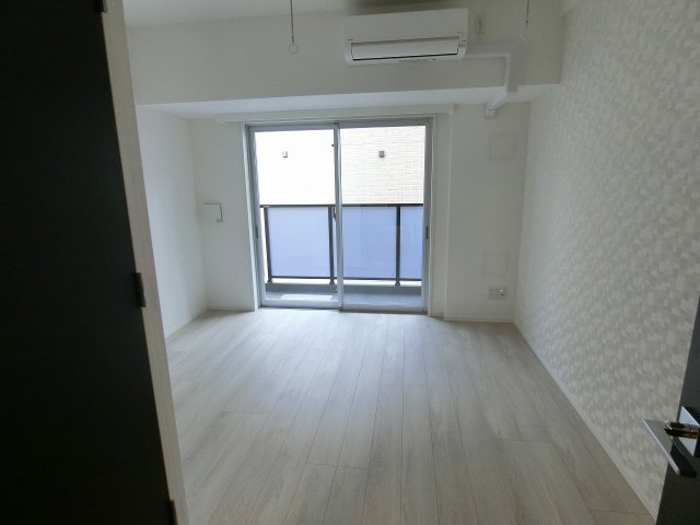 居室・リビング　別号室参考写真