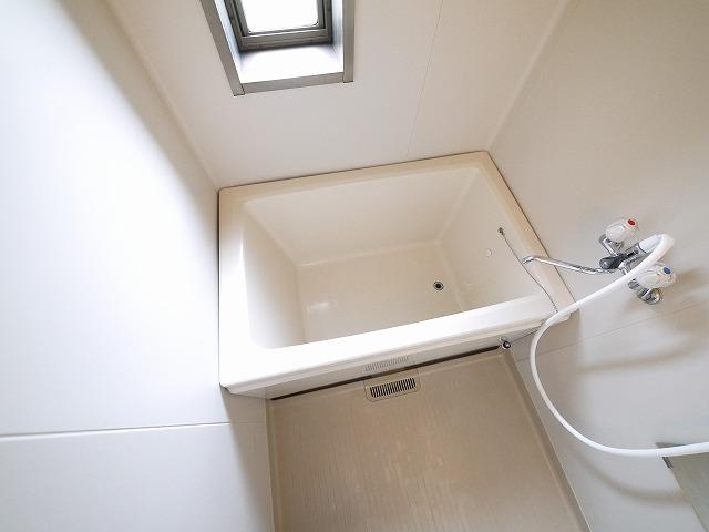 バス・シャワールーム　ゆったり過ごせるお風呂です