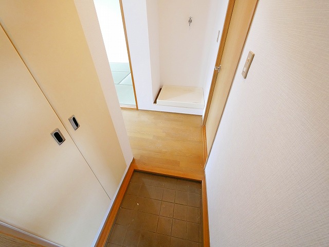 玄関　落ち着いた玄関です