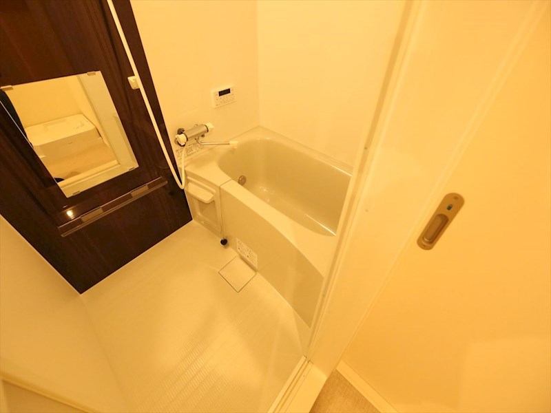 バス・シャワールーム　浴室暖房乾燥機付　追い焚き機能付お風呂　同仕様写真