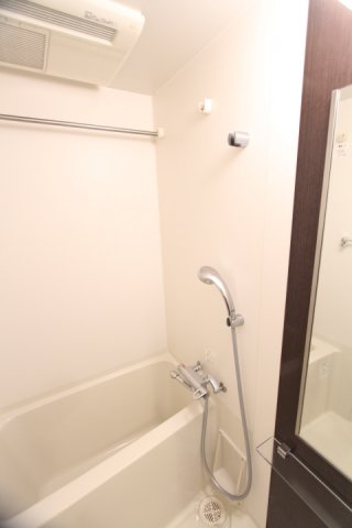 バス・シャワールーム　色が異なる場合がございますので、現地にて確認下さい。※参考写