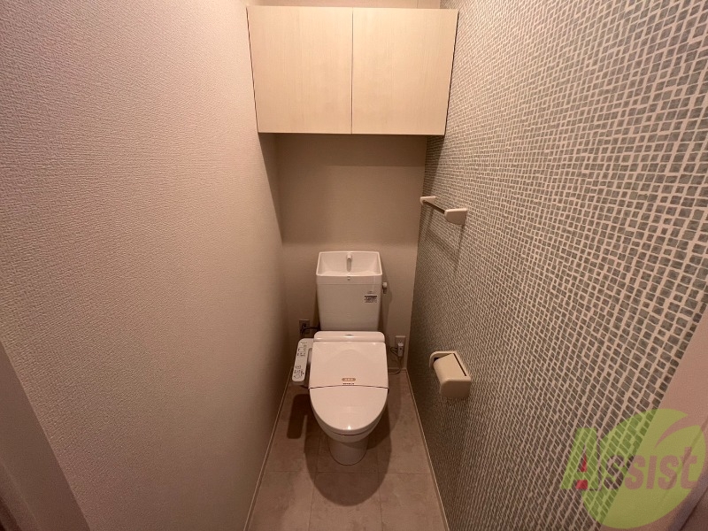 トイレ　トイレはこちらのウォシュレット付きになりますね。