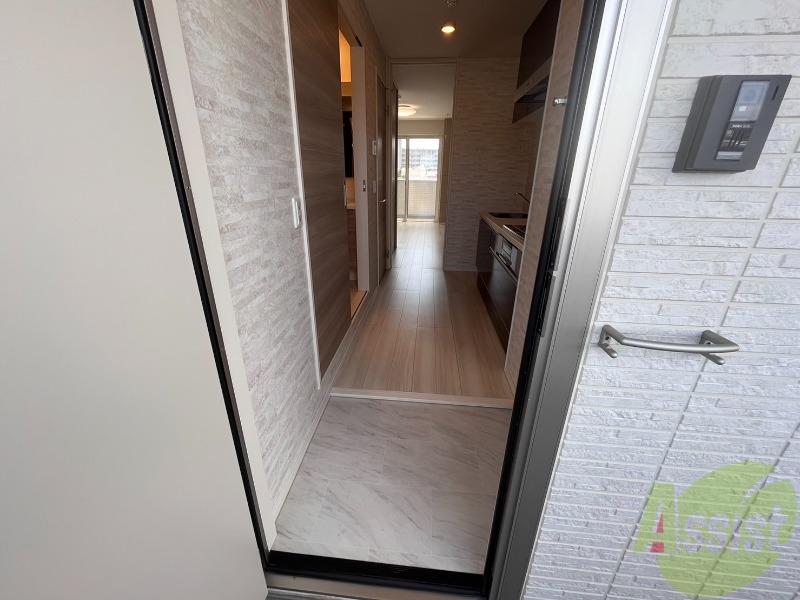 収納　仕事から帰って迎えてくれるのはスタイリッシュな玄関です。