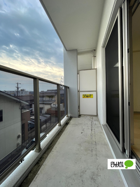 バルコニー　同物件別部屋