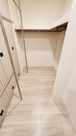 収納　広々としたウォークインクローゼット