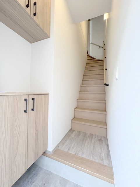 玄関　お問合せはシティホーム海田センター　082-821-2227