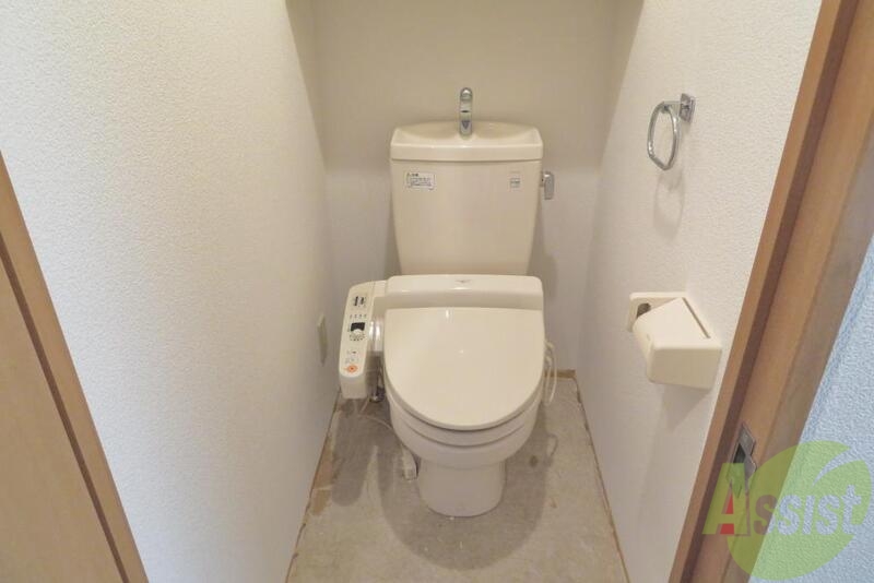 トイレ　温水機能トイレで毎日快適に使用出来ますね。