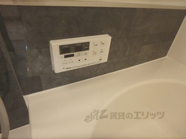 その他設備　給湯器リモコン