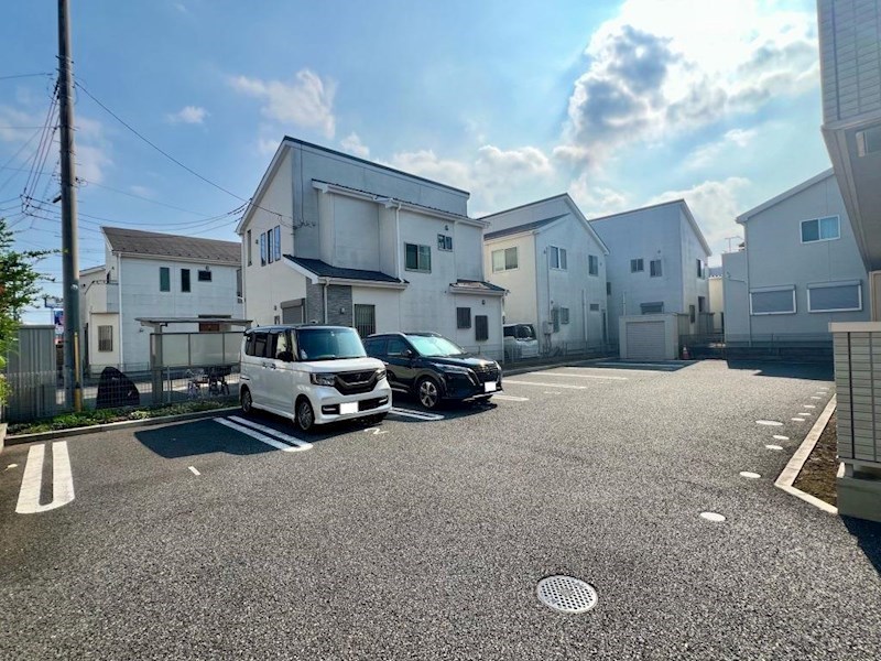 駐車場　敷地内駐車場（空き要確認）