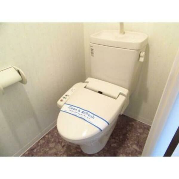 トイレ　※写真は同タイプ住戸です。