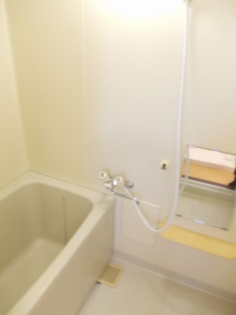 バス・シャワールーム　ゆったり過ごせるお風呂です