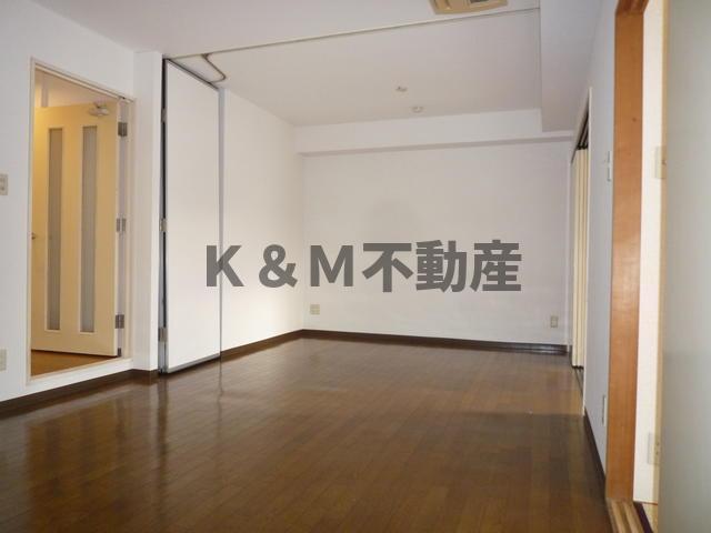 居室・リビング　居間です