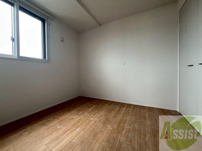その他部屋・スペース　こちらのお部屋は光が差し込む、温かみのあるお部屋です。