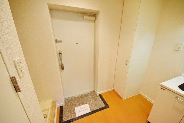 玄関　★広い玄関スペースです★