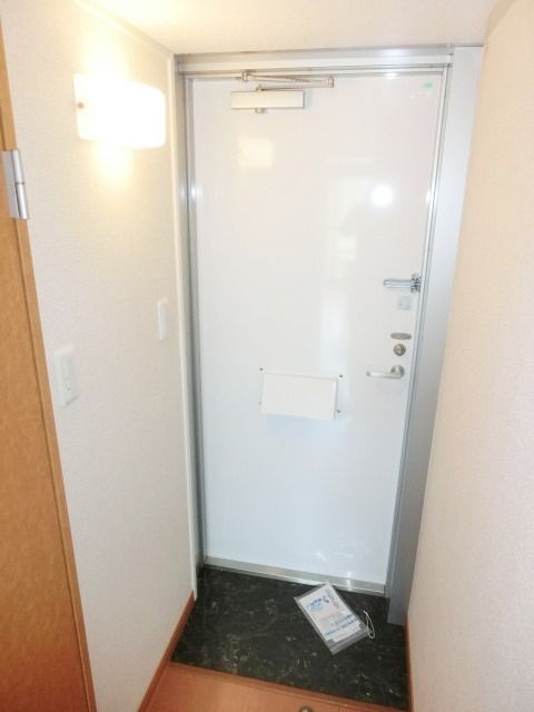 玄関　玄関はコチラ