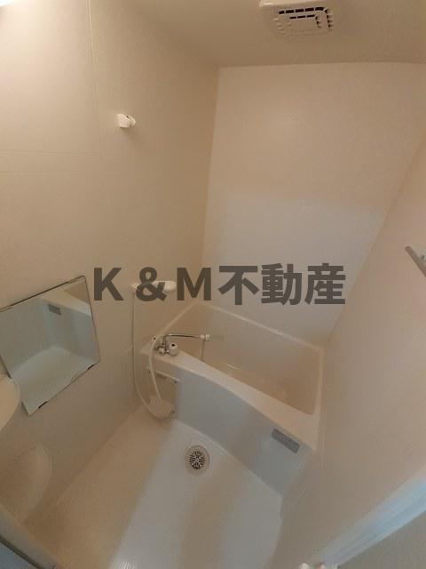 バス・シャワールーム　日々の疲れを癒すお風呂付です