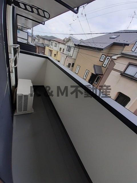 バルコニー　暖かな日差しのふりそそぐバルコニー