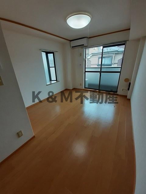 居室・リビング　使いやすい居間です