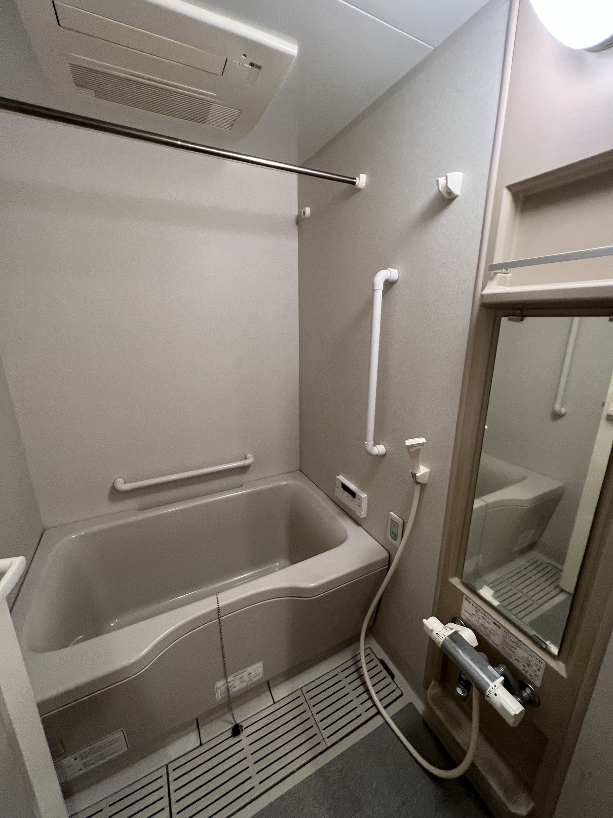 バス・シャワールーム　同マンション別部屋