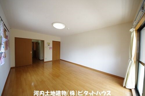 居室・リビング　洋室１２帖※類似室内