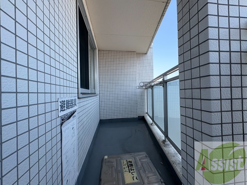 バルコニー　こちらはバルコニー。洗濯物が干せるようになっています。