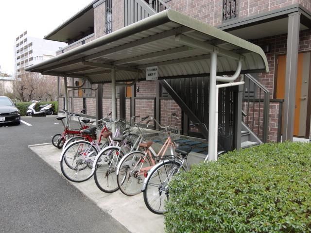 建物外観　自転車置場