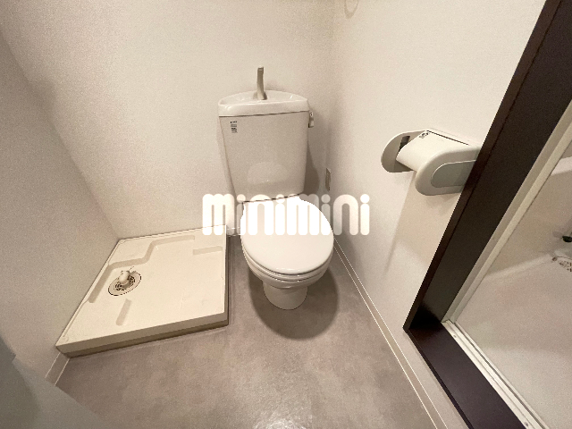 トイレ　トイレです。洗濯機置き場もあります。