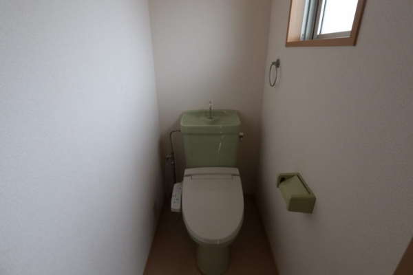 トイレ　※別号室のお写真のためイメージとしてご覧ください