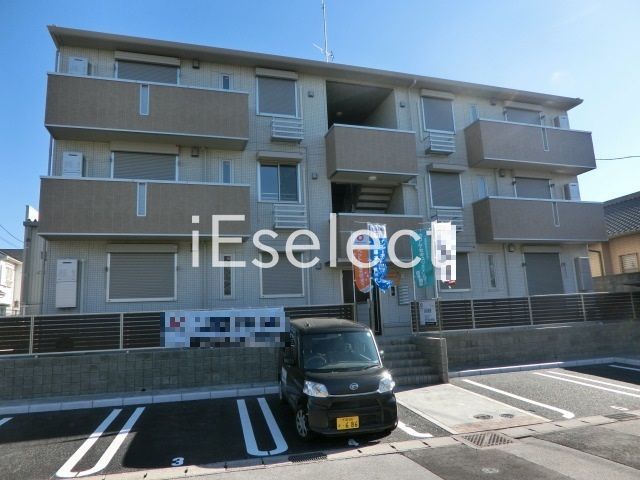 建物外観　目の前が公園で閑静な住宅街にあります