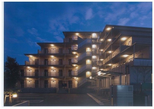 建物外観　夜の姿も美しい