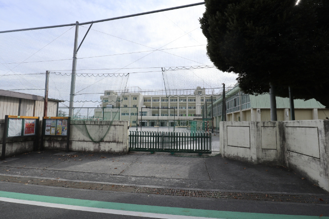 中学校　大和市立南林間中学校（中学校）まで1251m