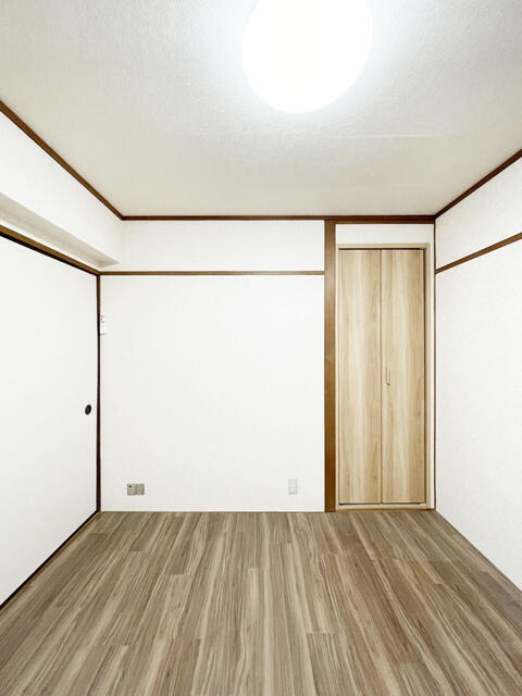 その他部屋・スペース　こちらは寝室にピッタリの洋室です