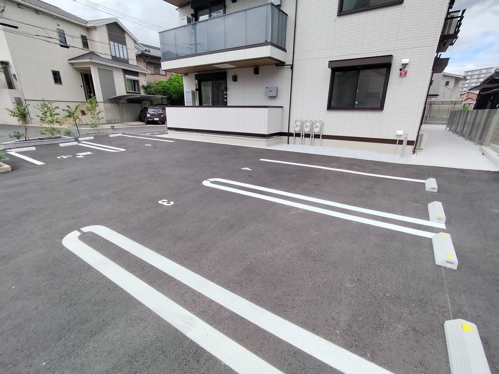 駐車場　駐車場