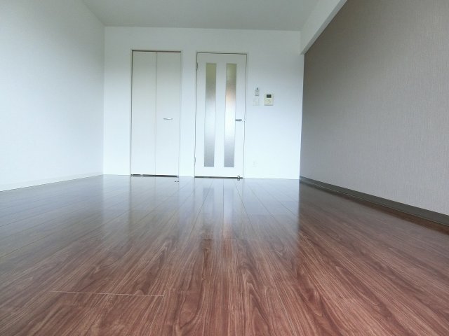 居室・リビング　個人の部屋や寝室として使える洋室です