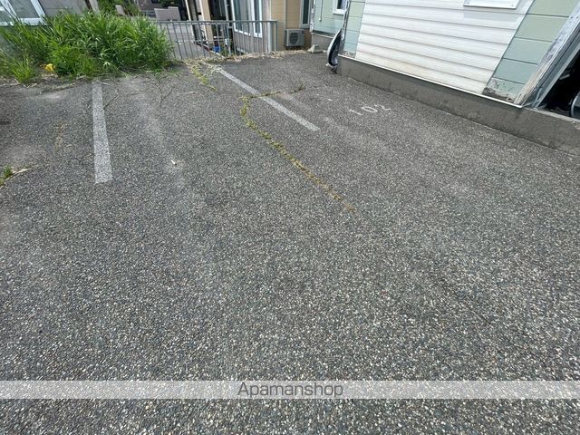 駐車場　駐車場