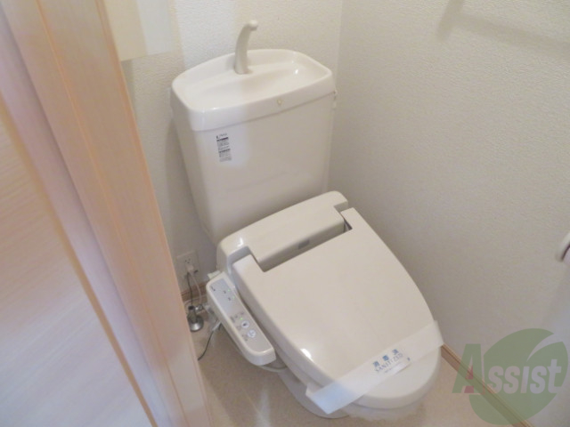 トイレ　ウォシュレット付きのトイレです。シャワートイレは便利ですね