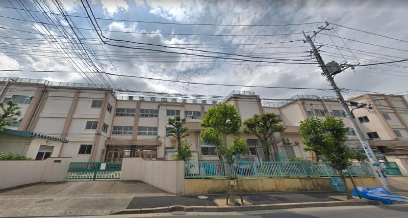 小学校　六木小学校（小学校）まで700m