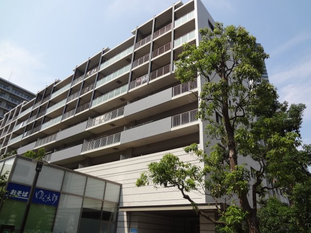 建物外観　14階建てになります。