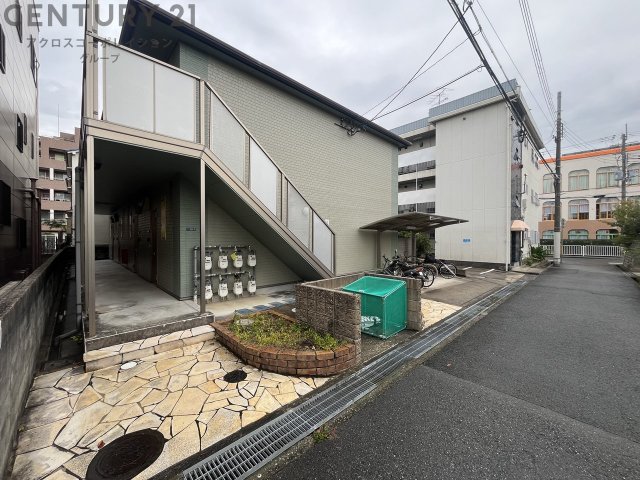 建物外観　モニター付きインターホンで安心です♪