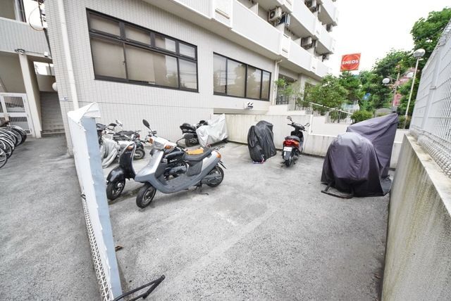 駐車場　☆敷地内バイク置場☆