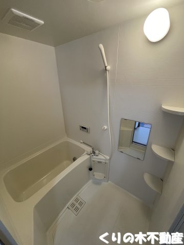 バス・シャワールーム　反転タイプのお部屋です（現況を優先します）